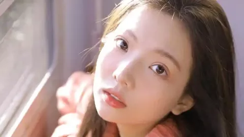 5岁男孩玩耍发现屋内蛇